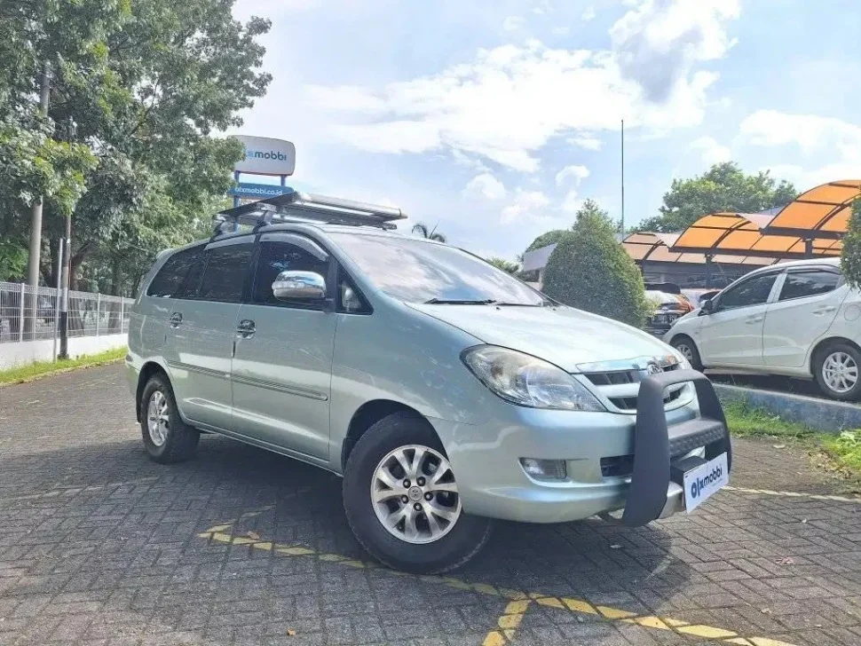 Harga Kijang Innova diesel 2004-2005 melambung: Mengapa mobil tua tetap stabil di pasar?