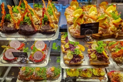 Keajaiban Kuliner di Tivoli Gardens: Dari Smørrebrød Tradisional hingga Pop‑Up Michelin di Jantung Copenhagen
