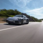 Krisis Sistem 911 di LA dan Kecepatan Porsche 911: Dua Dunia yang Berbeda dalam Satu Nomor Legendaris