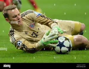 Manuel Neuer Terpuruk di Semifinal: 5 Gol Tanpa Penyimpanan dan Insiden Ball Boy PSG yang Viral