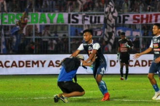 PSSI Kecam Tendangan Kungfu Fadly Alberto, Minta Komdis Usut Tuntas dan Beri Sanksi Tegas