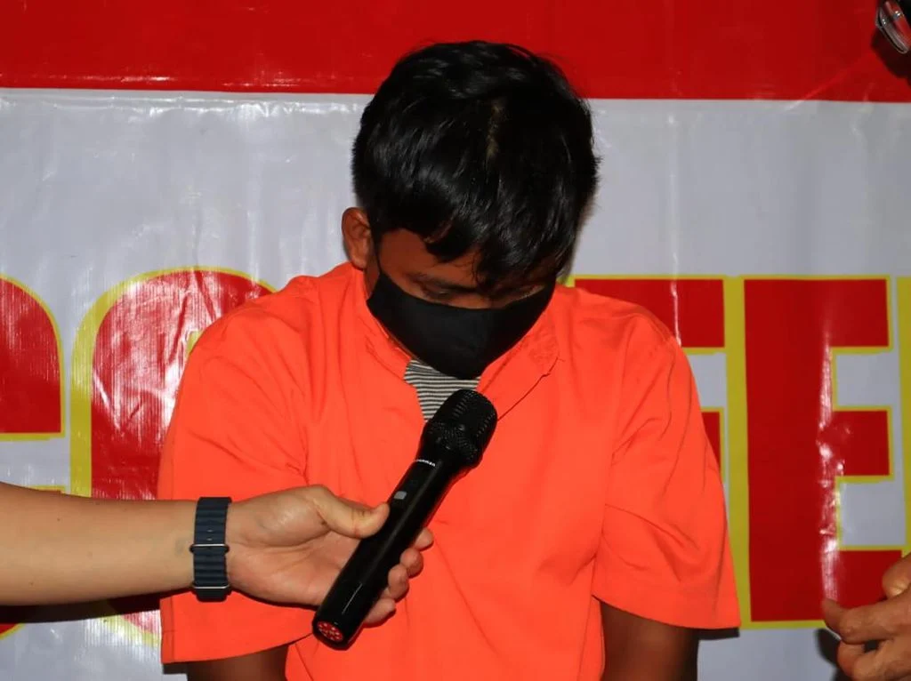Rudy Masud Tertangkap Kamera Intip Demo: Kebijakan Kontroversial dan Pelarian di Balik Kaca