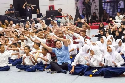 Seskab Teddy Resmi Jadi Duta Sekolah Rakyat: Mengapa Mensos Gus Ipul Angkatnya Ikon Pendidikan