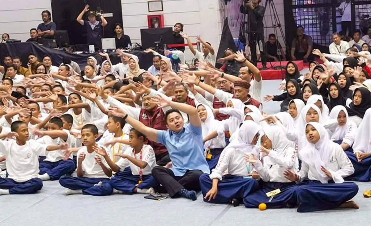 Seskab Teddy Resmi Jadi Duta Sekolah Rakyat: Mengapa Mensos Gus Ipul Angkatnya Ikon Pendidikan