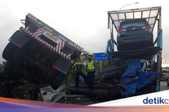 Truk Trailer Rem Blong Tabrak Lima Mobil, Empat Nyawa Melayang dalam Kecelakaan Beruntun Maut Probolinggo
