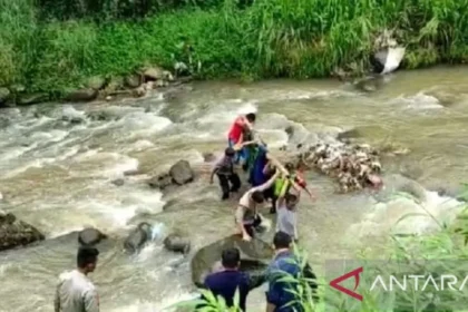 Warga Bogor Geger Penemuan Jasad Perempuan di Pinggir Aliran Sungai Cikumpa