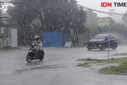 Waspada! Prediksi Hujan Jabodetabek Hari Ini Bikin Jalanan Lebih Basah