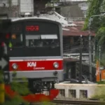 Gangguan KRL di Jakarta: Listrik Tersambar Petir, Green Line Hanya Operasi Hingga Serpong & Kebayoran