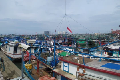 Harga Solar Melonjak, Nelayan Muara Angke Terpaksa Berhenti Berlayar – Respons Pertamina