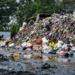 Krisis dan Harapan di Bandung: Persib, Sampah, Salat, dan Bencana Alam
