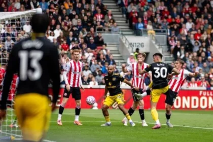 Menang atas Brentford, Michael Carrick Ingatkan Pemain United Tidak Berlebihan Merayakan