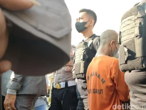 Pembunuhan Lansia Pekanbaru: Motif Sakit Hati dan Perampokan Berujung Tewas Brutal