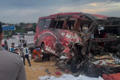 Tragedi di Tol Palindra: 3 Penumpang Pickup Tewas Usai Tabrakan Truk Fuso, Penyebab dan Dampaknya